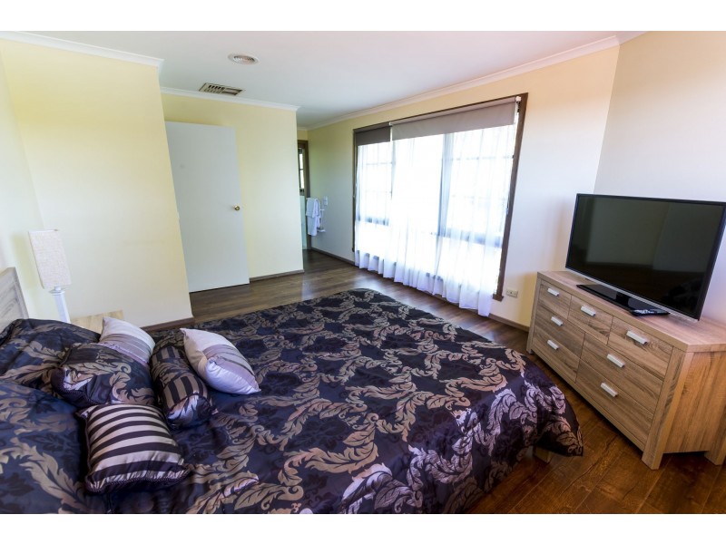 21 Maryn Close, Berwick VIC 3806