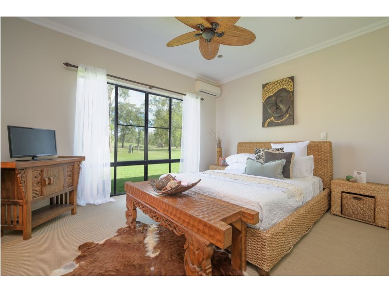 8 Ambrose Lane, Beecher QLD 4680