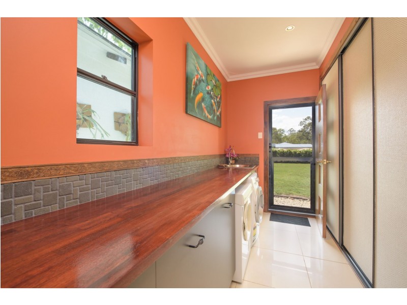8 Ambrose Lane, Beecher QLD 4680