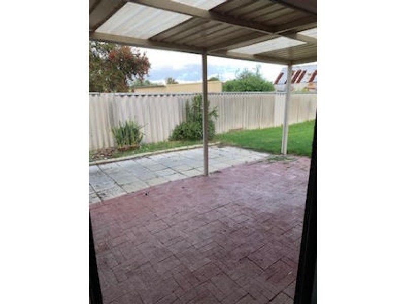 5/10 Tarun court, Cannington WA 6107