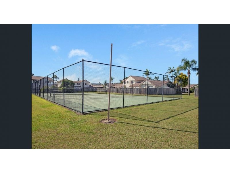 34/2 St Kevins Avenue, Benowa QLD 4217