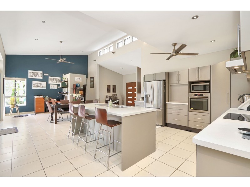 6 Dinan Close, Bulgun QLD 4854