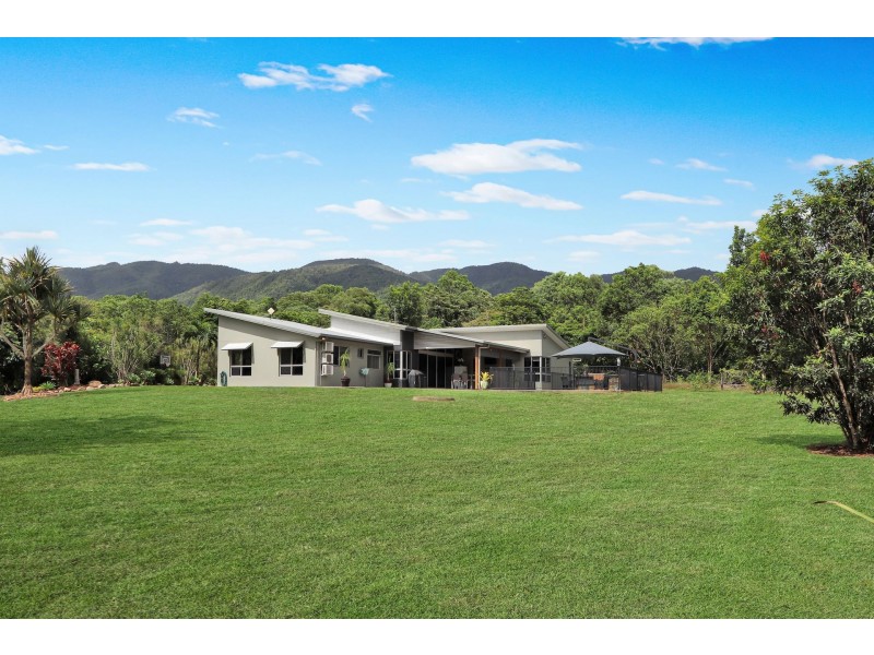 6 Dinan Close, Bulgun QLD 4854