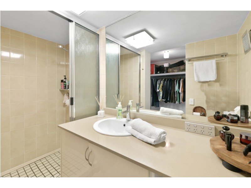 10/107 Esplanade, Cairns City QLD 4870