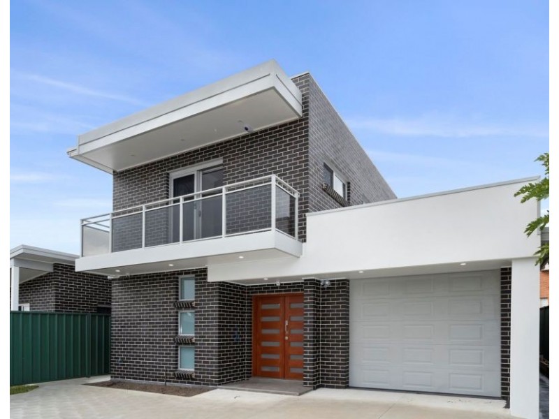 10C & 10D Chrysanthemum Avenue, Lurnea NSW 2170