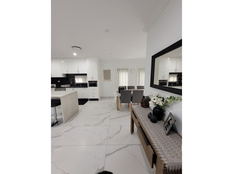 10C & 10D Chrysanthemum Avenue, Lurnea NSW 2170