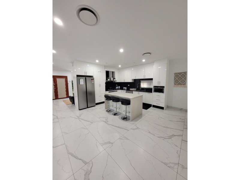 10C & 10D Chrysanthemum Avenue, Lurnea NSW 2170