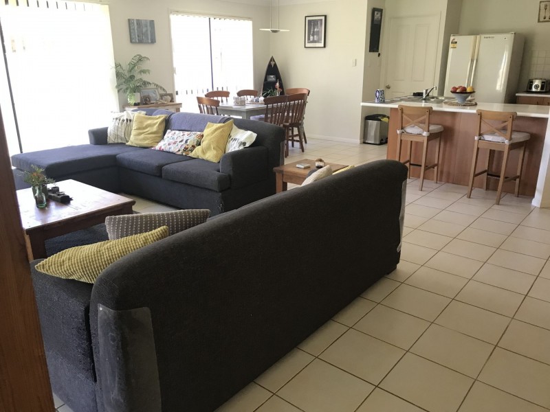 18 Rushcutters Court, Sandstone Point QLD 4511