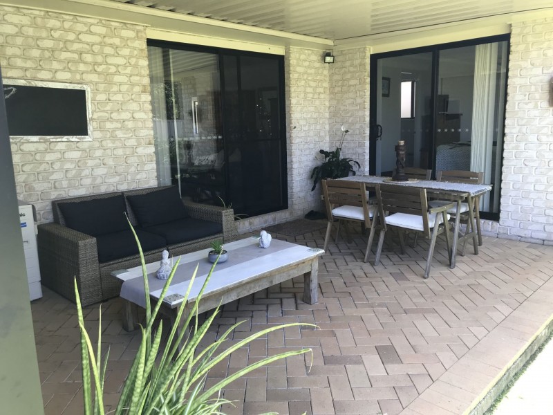 18 Rushcutters Court, Sandstone Point QLD 4511