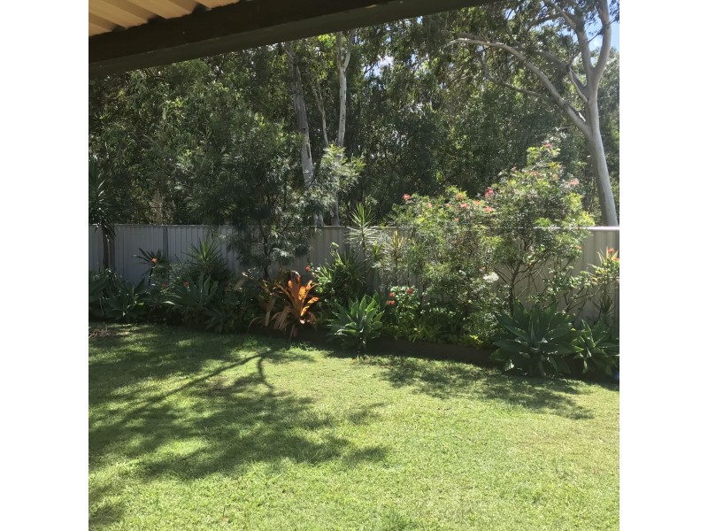 18 Rushcutters Court, Sandstone Point QLD 4511