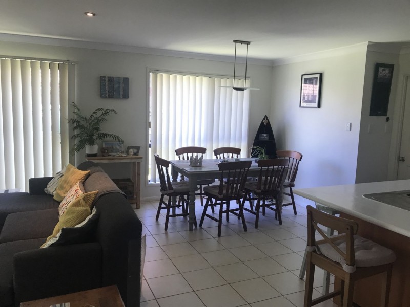 18 Rushcutters Court, Sandstone Point QLD 4511