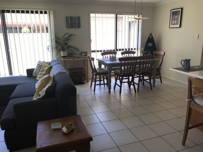 18 Rushcutters Court, Sandstone Point QLD 4511