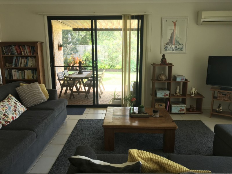 18 Rushcutters Court, Sandstone Point QLD 4511