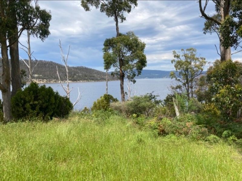 37 Chuter St, Deep Bay TAS 7112