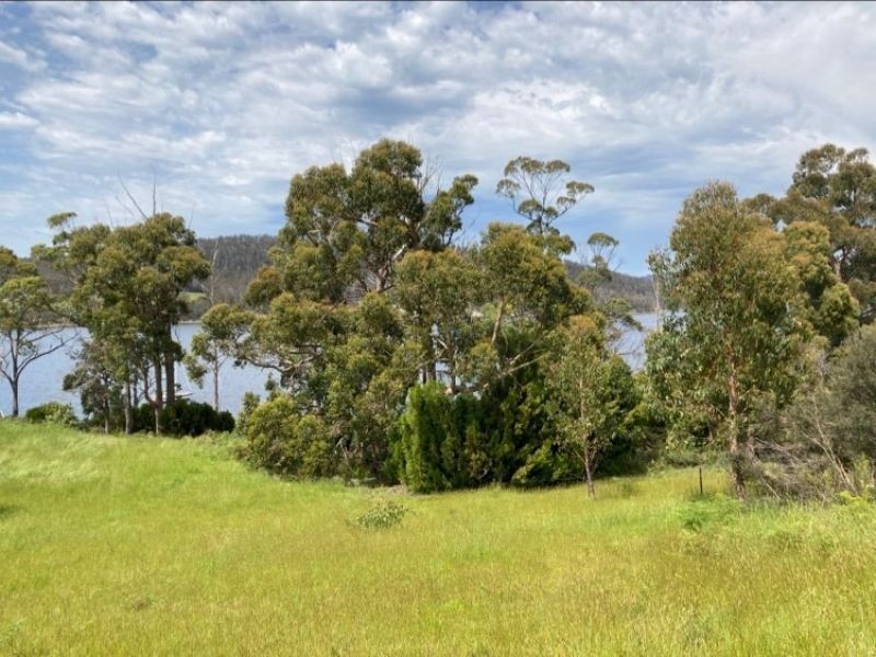 37 Chuter St, Deep Bay TAS 7112