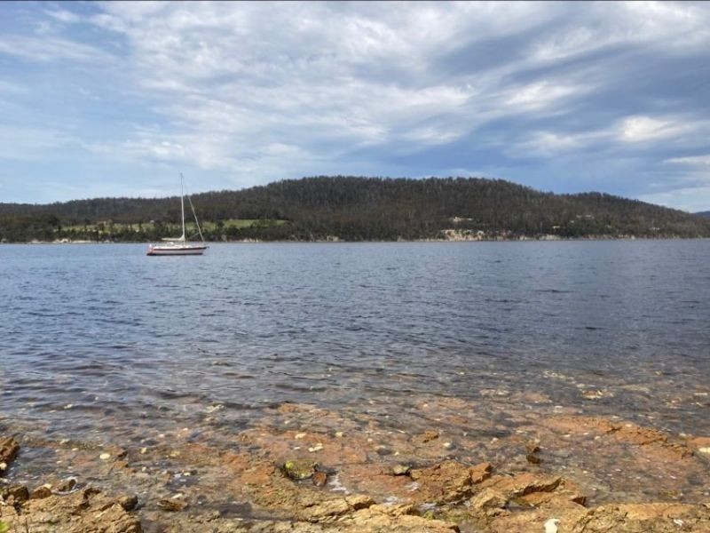 37 Chuter St, Deep Bay TAS 7112