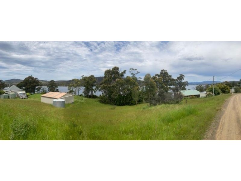 37 Chuter St, Deep Bay TAS 7112