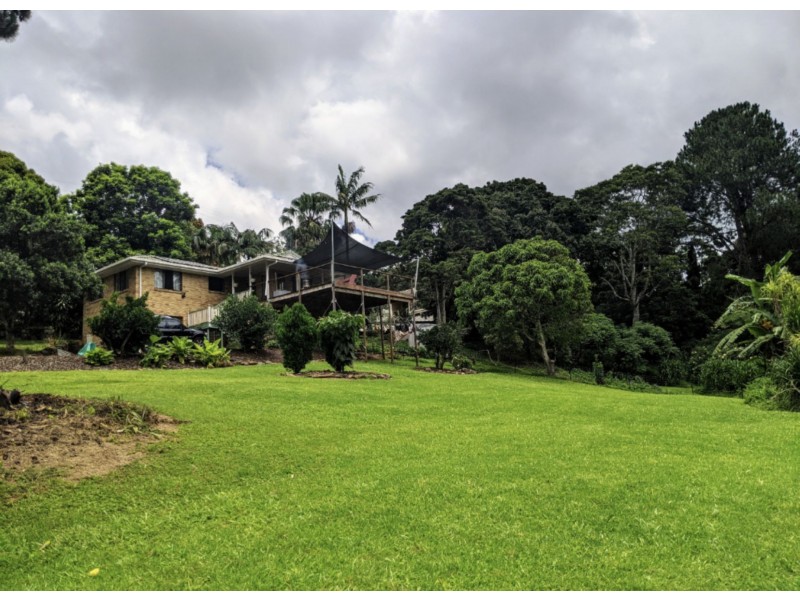 8b Centenary Drive, Maleny QLD 4552