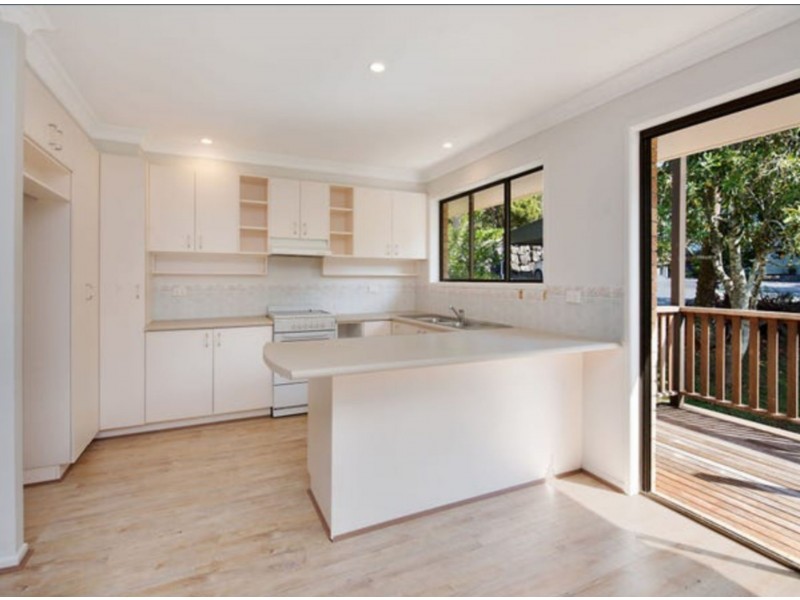 8b Centenary Drive, Maleny QLD 4552