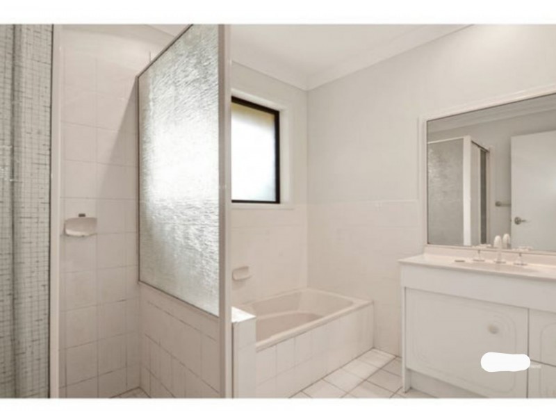 8b Centenary Drive, Maleny QLD 4552