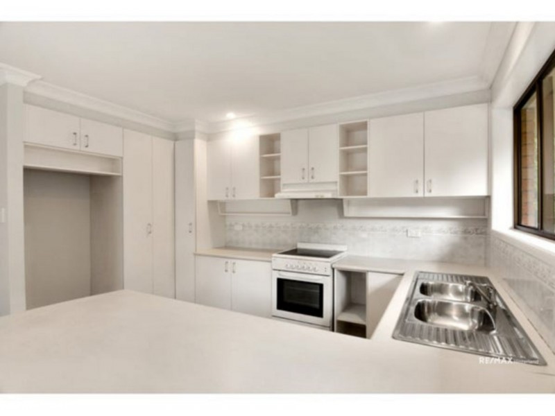 8b Centenary Drive, Maleny QLD 4552