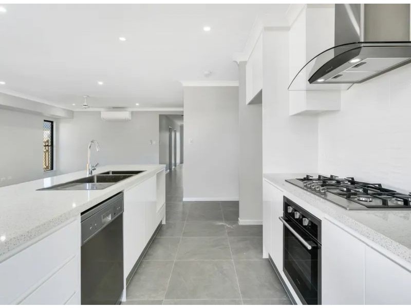 59 Foxville Circuit, Trinity Park QLD 4879