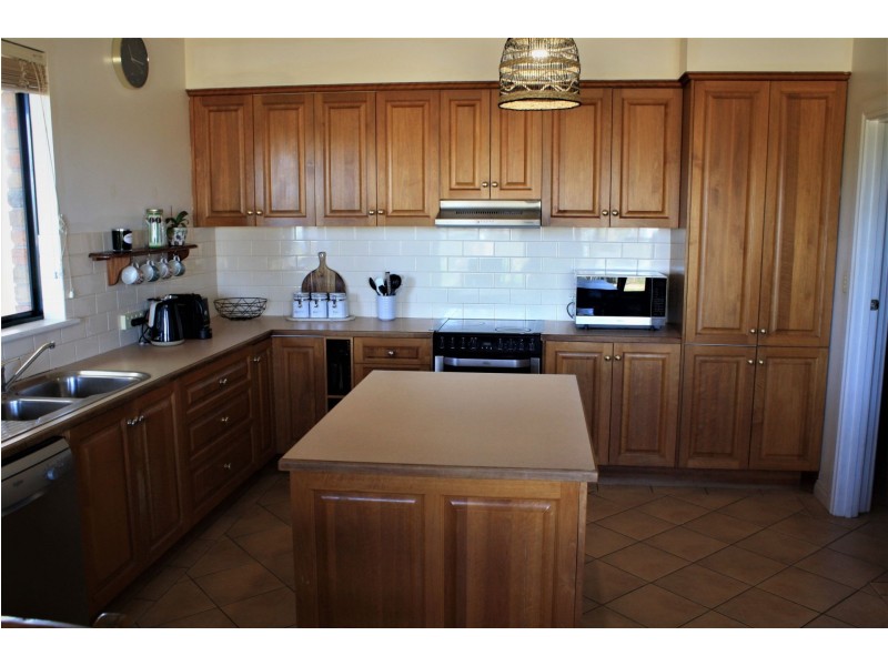 118 Cleve Road, Cleve SA 5640