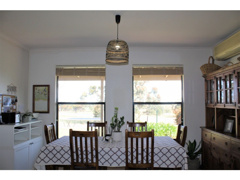 118 Cleve Road, Cleve SA 5640