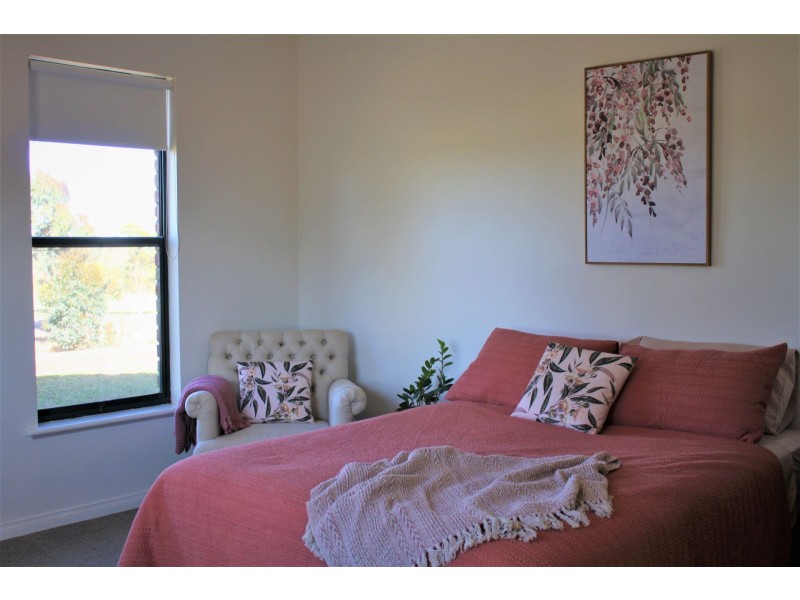 118 Cleve Road, Cleve SA 5640