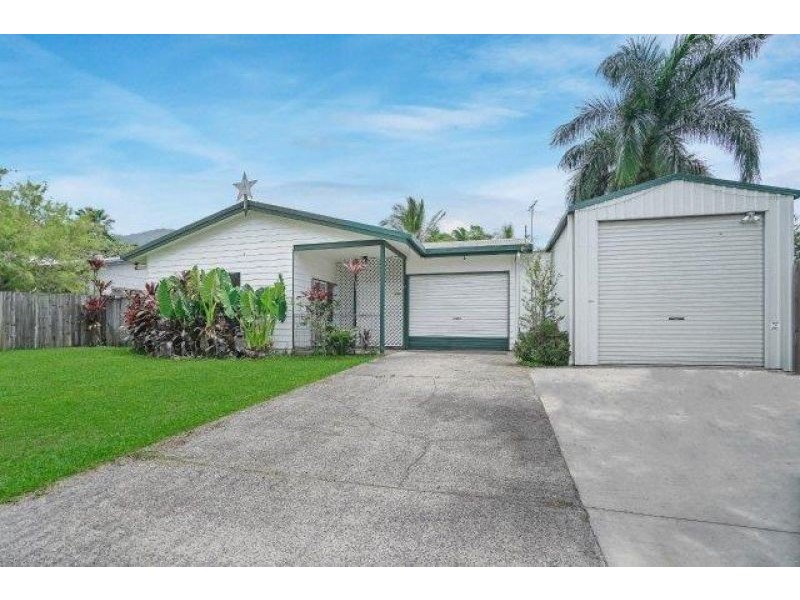 10 Kangaroo st, Bentley Park QLD 4869