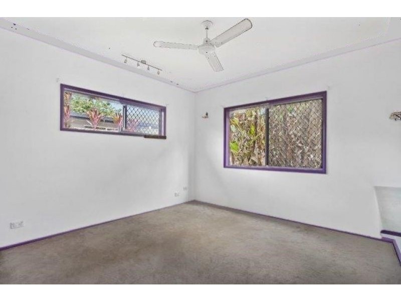 10 Kangaroo st, Bentley Park QLD 4869