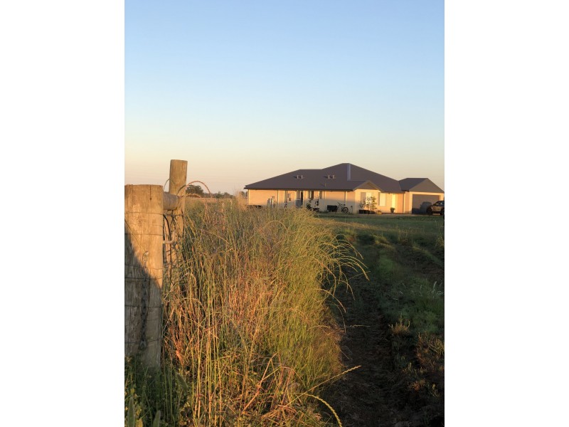 387 Oates Road, Tutunup WA 6280