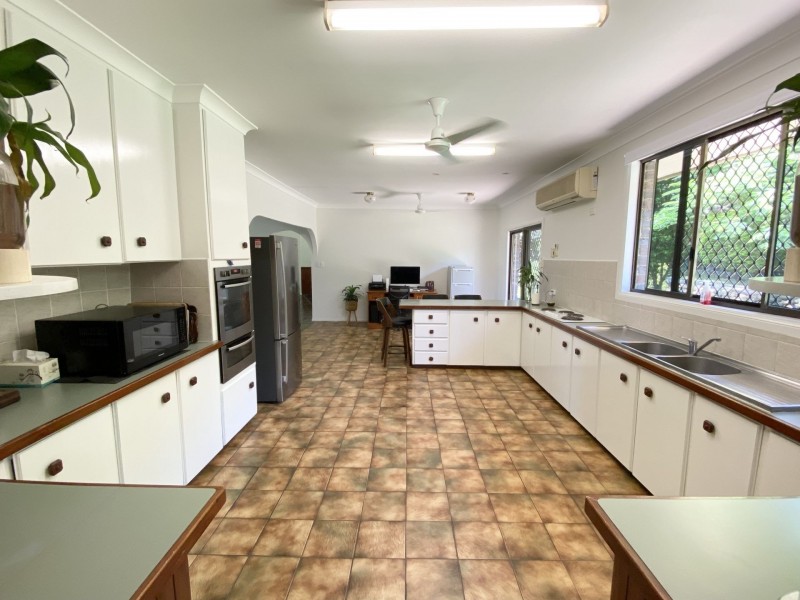 24768 Peak Downs Hwy, Victoria Plains QLD 4751