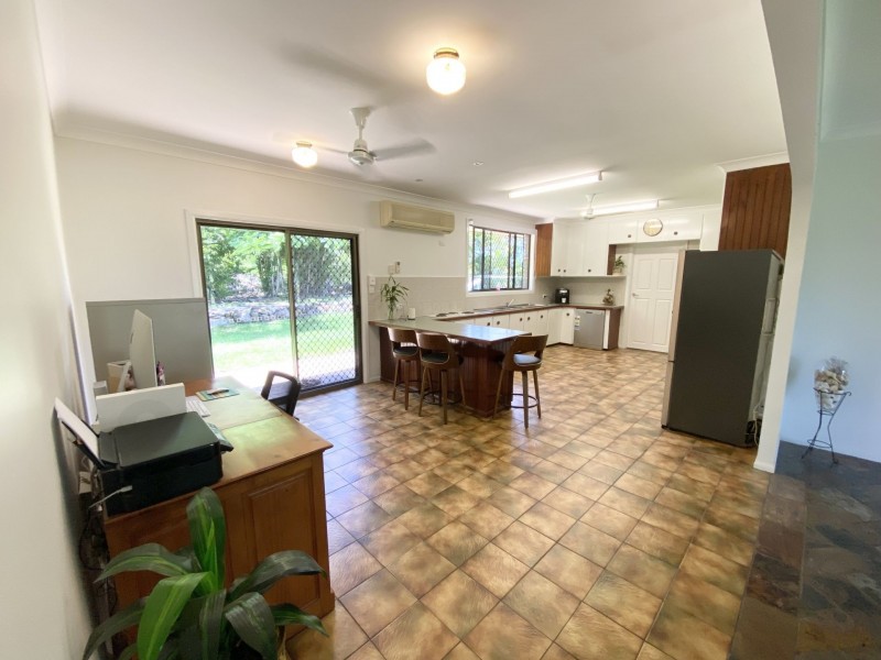 24768 Peak Downs Hwy, Victoria Plains QLD 4751