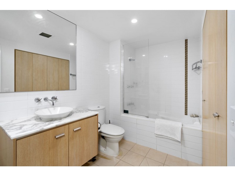 8/1-7 Moores Crescent, Varsity Lakes QLD 4227