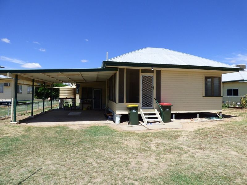 10 Moore St, Dirranbandi QLD 4486
