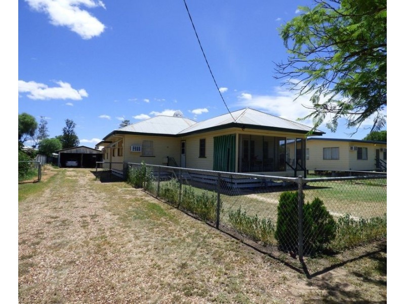 10 Moore St, Dirranbandi QLD 4486