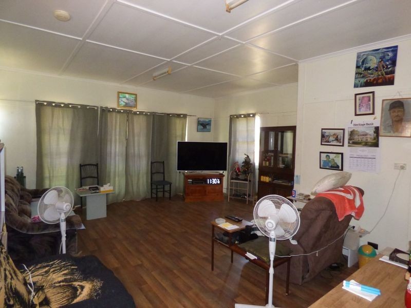 10 Moore St, Dirranbandi QLD 4486