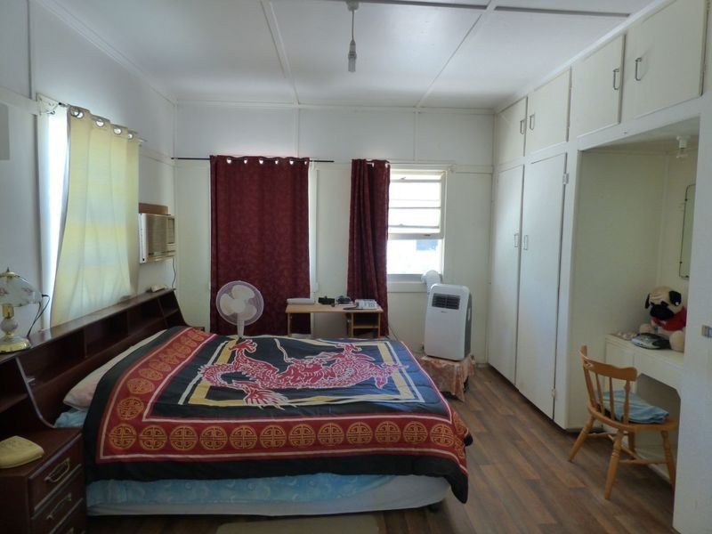 10 Moore St, Dirranbandi QLD 4486