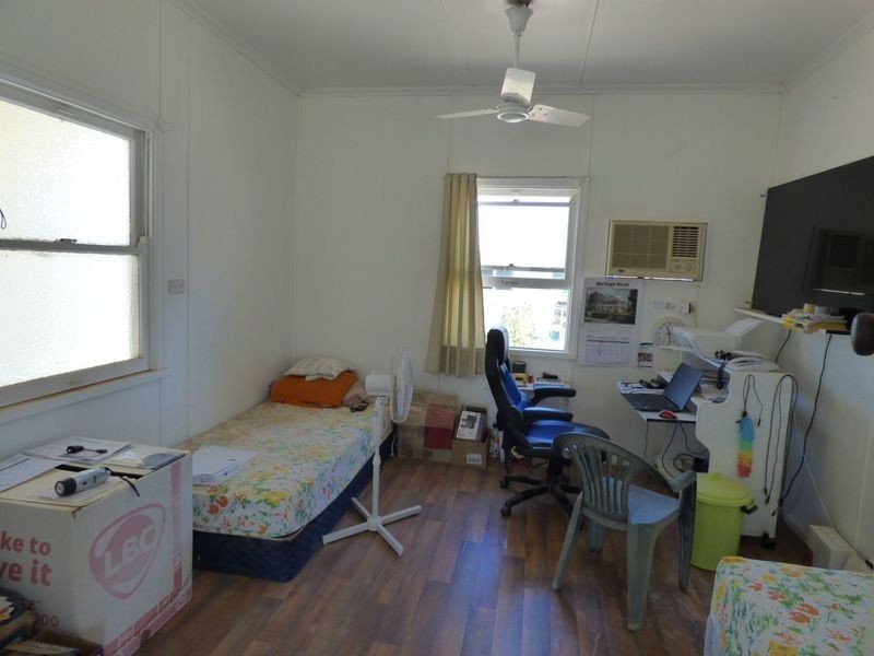 10 Moore St, Dirranbandi QLD 4486
