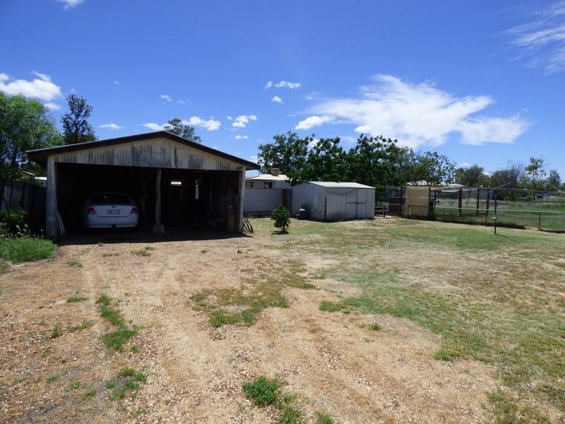 10 Moore St, Dirranbandi QLD 4486