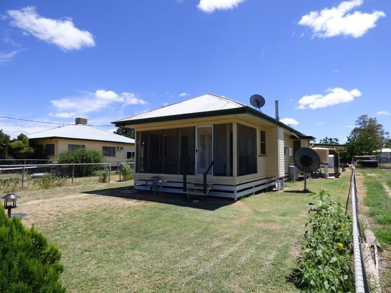 10 Moore St, Dirranbandi QLD 4486
