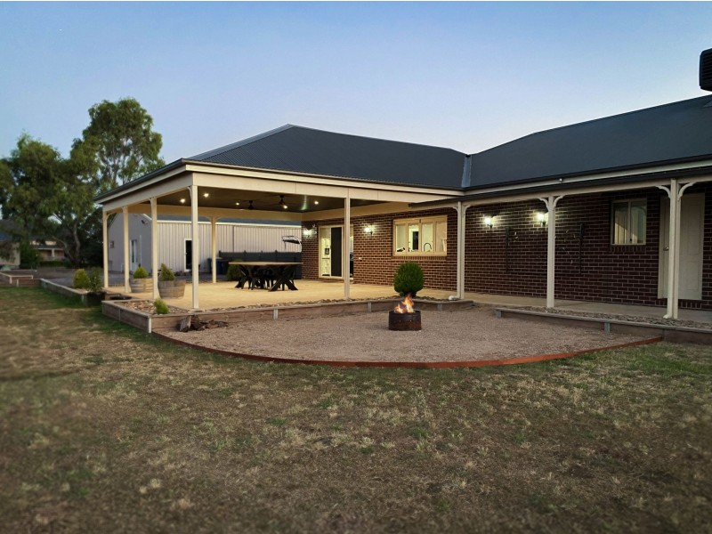 9 Sunset court, Yarrawonga VIC 3730