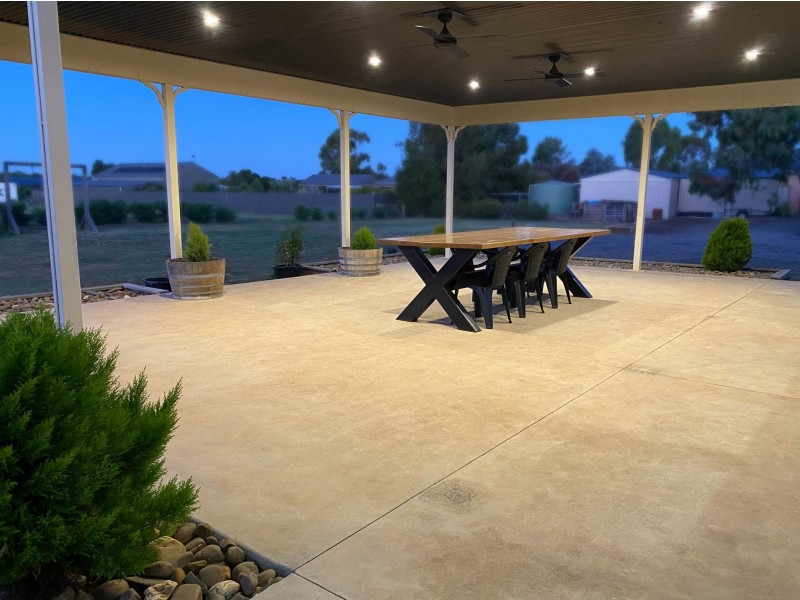 9 Sunset court, Yarrawonga VIC 3730