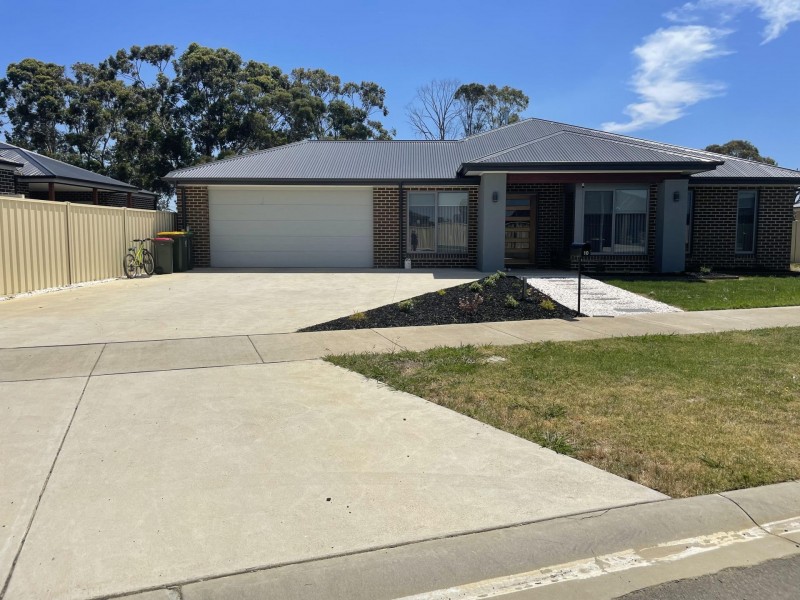 10 Chris Crescent, Traralgon VIC 3844