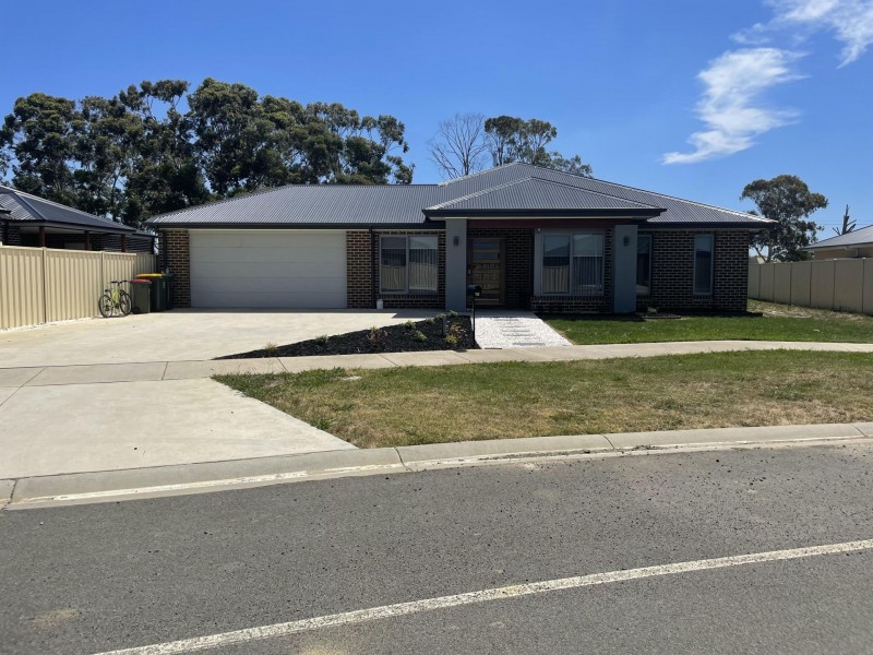10 Chris Crescent, Traralgon VIC 3844