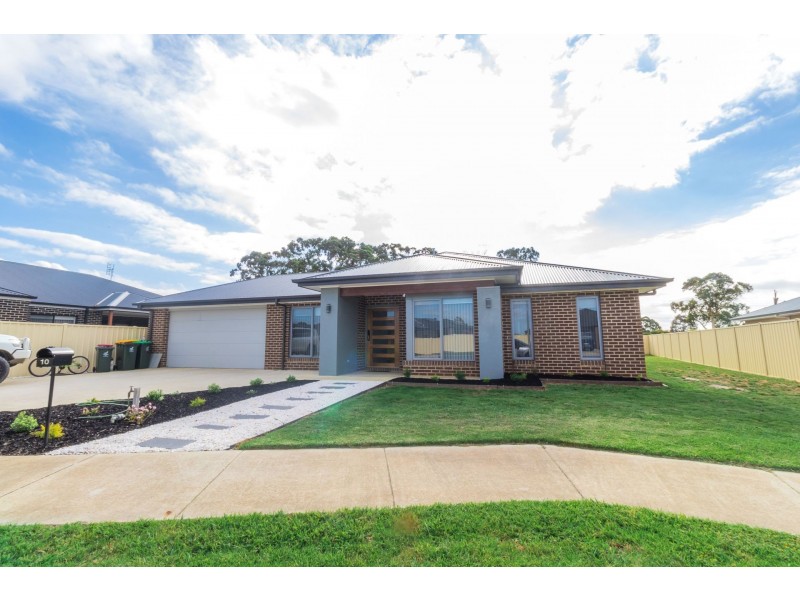 10 Chris Crescent, Traralgon VIC 3844