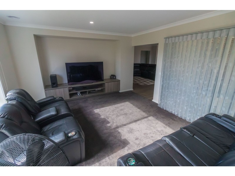 10 Chris Crescent, Traralgon VIC 3844