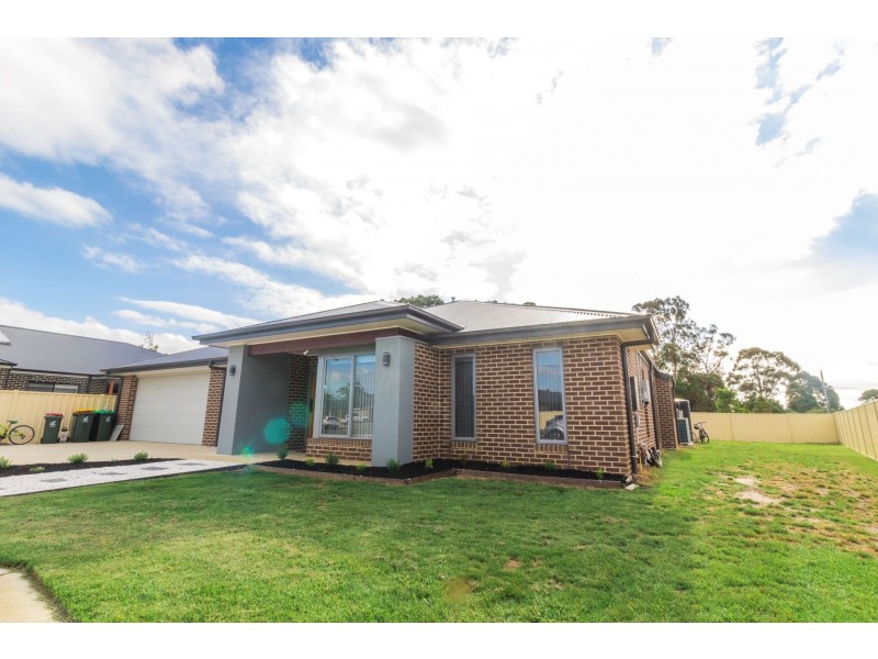 10 Chris Crescent, Traralgon VIC 3844