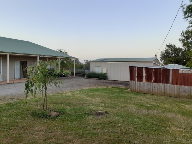 51 Hawkey Road, Drouin VIC 3818